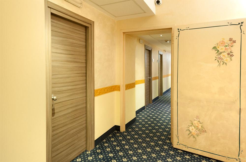 Heart Hotel Milano Екстериор снимка