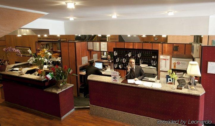 Heart Hotel Milano Интериор снимка