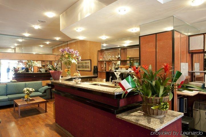 Heart Hotel Milano Ресторант снимка
