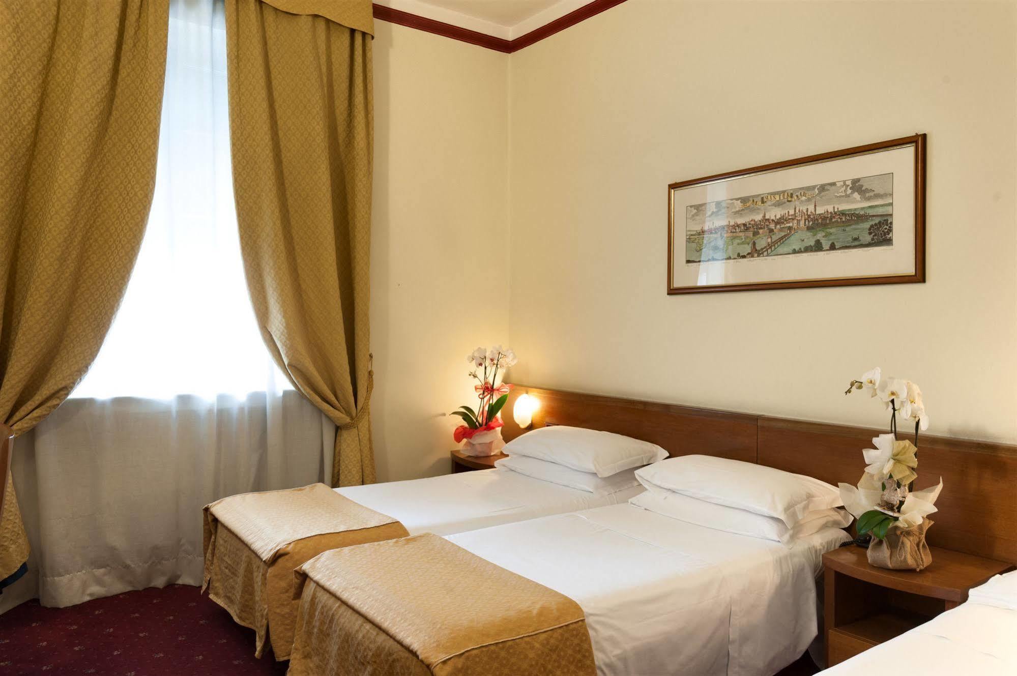 Heart Hotel Milano Екстериор снимка